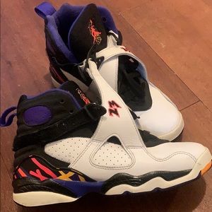 Retro Jordan 8s